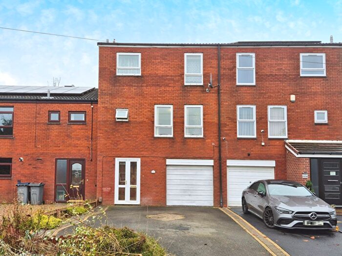 3 Bedroom Town House For Sale In Earls Ferry Gardens, Quinton, Birmingham, B32