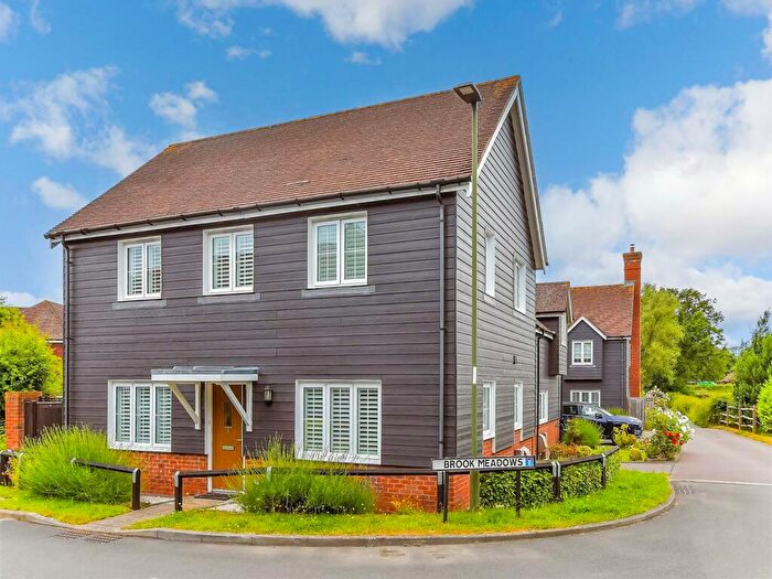 3 Bedroom Semi-Detached House For Sale In Brook Meadows, Hambrook, Chichester, West Sussex, PO18
