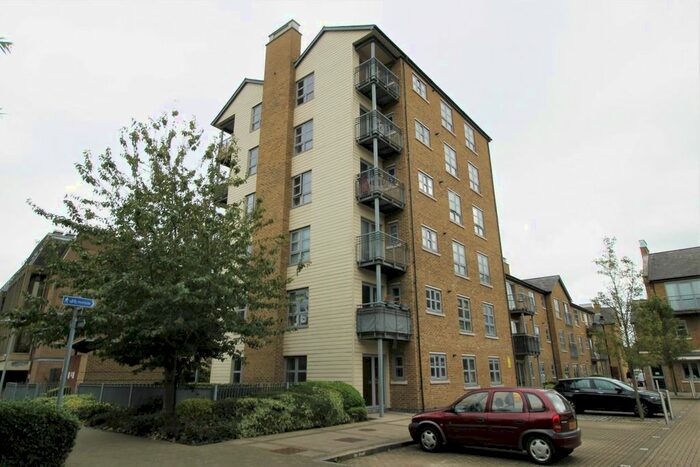 2 Bedroom Flat To Rent In Rotary Way, Colchester, CO3