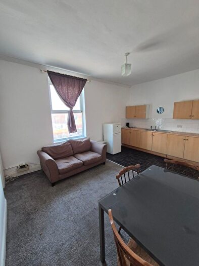 2 Bedroom Flat To Rent In Pershore Road, Birmingham, B30