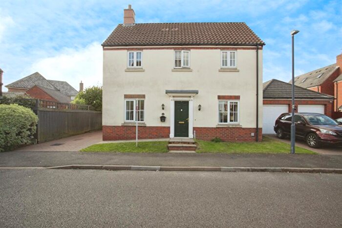 3 Bedroom Detached House For Sale In Crowsfurlong, Rugby, CV23