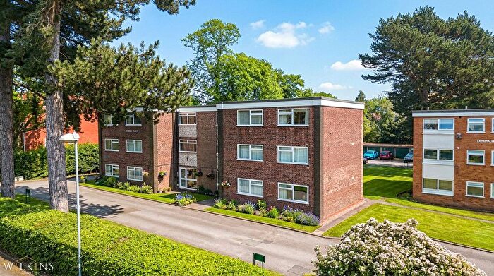 2 Bedroom Flat For Sale In Station Road, Sutton Coldfield, West Midlands, B73