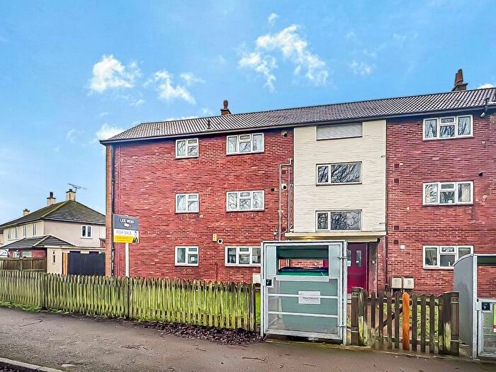 2 Bedroom Flat For Sale In Willowleaze, Gloucester, GL2