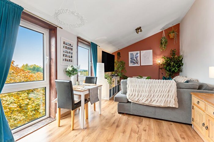 1 Bedroom Flat For Sale In E Barntongate Drive, Barnton, Edinburgh, EH4