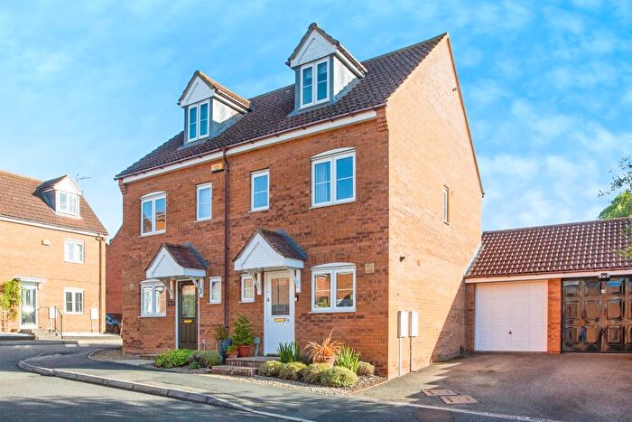3 Bedroom Semi-Detached House For Sale In Dairy Way, Irthlingborough, Wellingborough, NN9