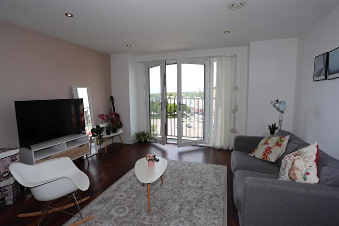 2 Bedroom Apartment To Rent In Wilburn Basin, Ordsall Lane, M5