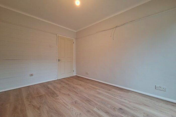 3 Bedroom Property To Rent In Frinsted Road, Erith, DA8