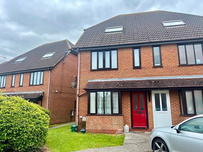 1 Bedroom Ground Maisonette To Rent In Bergamot Gardens, Walnut Tree, Milton Keynes, MK7