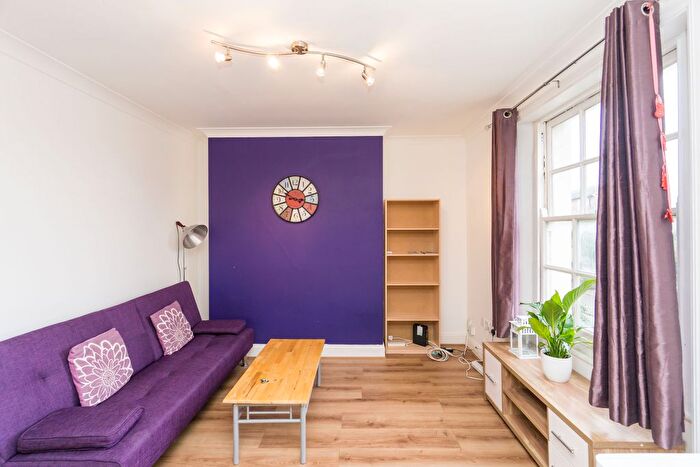 1 Bedroom Flat For Sale In Parkhurst Road, Holloway, London, N7