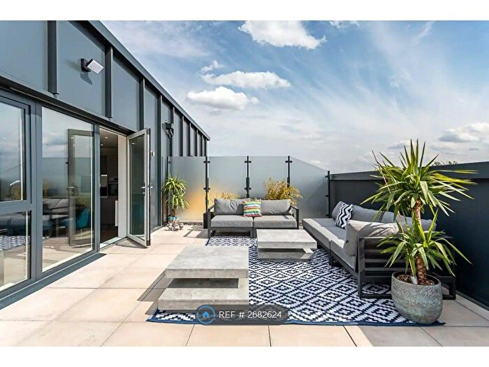 2 Bedroom Flat To Rent In Perkyn House, London, N4