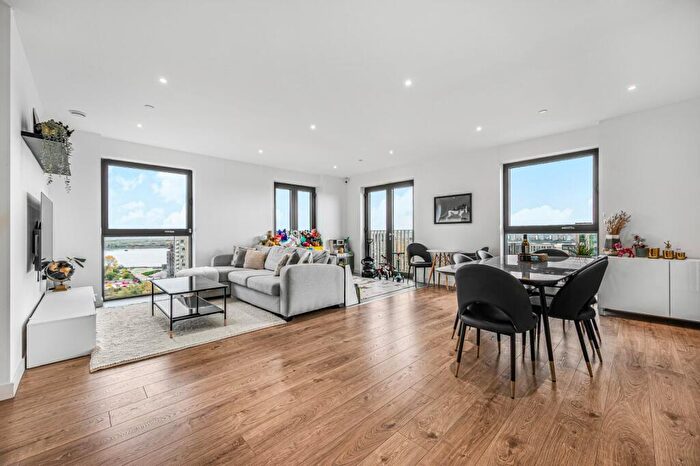 3 Bedroom Flat To Rent In Tiller House, Armada Way, E6