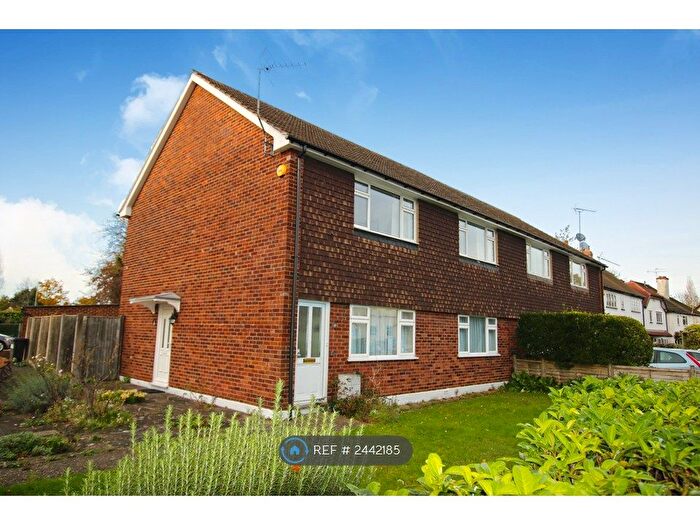 2 Bedroom Maisonette To Rent In Camphill Road, West Byfleet, KT14