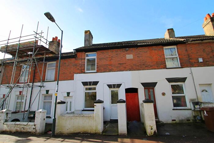 2 Bedroom Terraced House To Rent In Upper Luton Road, Chatham, ME5