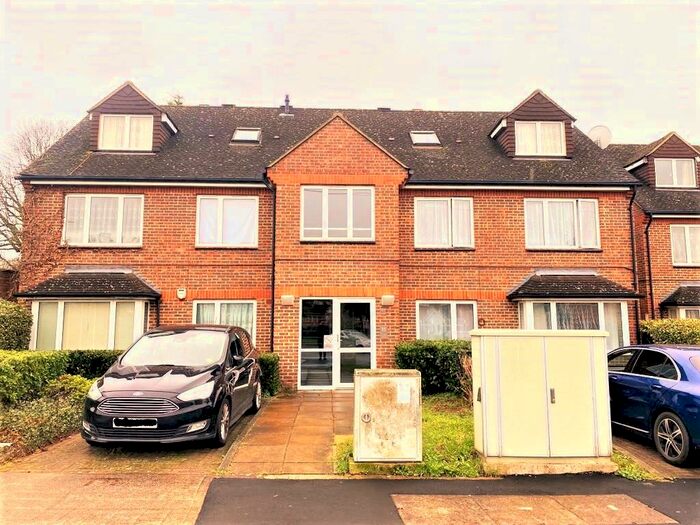 1 Bedroom Flat To Rent In Ashwood Avenue, Uxbridge, UB8