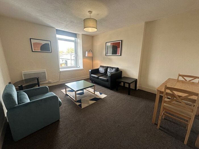 2 Bedroom Flat To Rent In Isla Street, Dundee, DD3