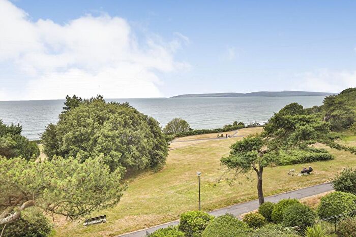 2 Bedroom Flat For Sale In West Cliff Gardens, West Cliff, Bournemouth, Dorset, BH2