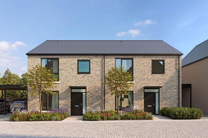 3 Bedroom Detached House For Sale In Newmarket Road, Cambridge, CB5