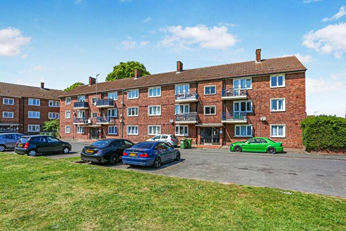 1 Bedroom Flat To Rent In Cottimore Lane, Walton-on-Thames, KT12