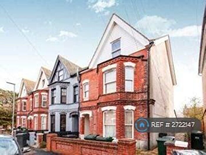 1 Bedroom Flat To Rent In Bedford Grove, Eastbourne, BN21