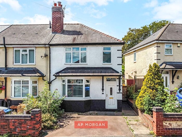 3 Bedroom End Terrace House For Sale In Menin Road, Tipton, West Midlands, DY4