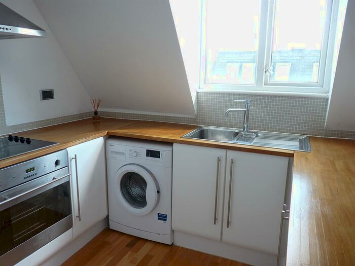 1 Bedroom Flat To Rent In Babbacombe Road, Bromley, BR1