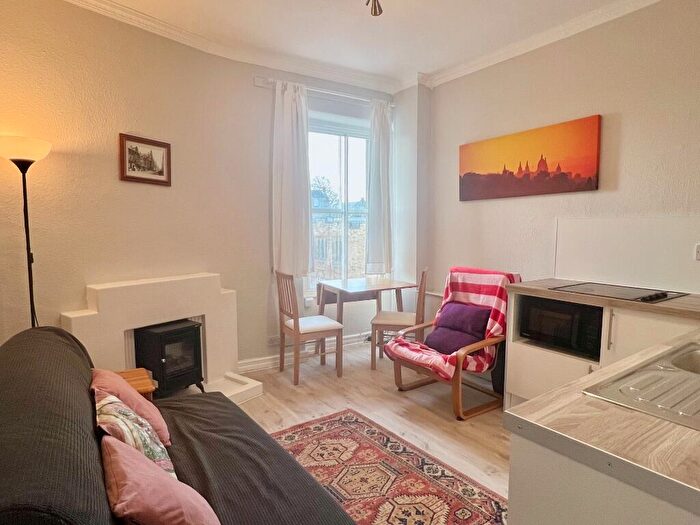 1 Bedroom Flat To Rent In Upper Bow, Old Town, Edinburgh, EH1