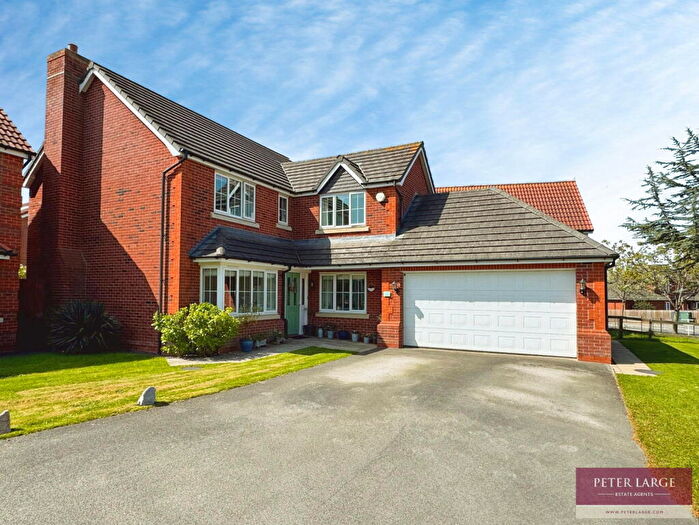 4 Bedroom Detached House For Sale In Ffordd Aberkinsey, Rhyl, LL18