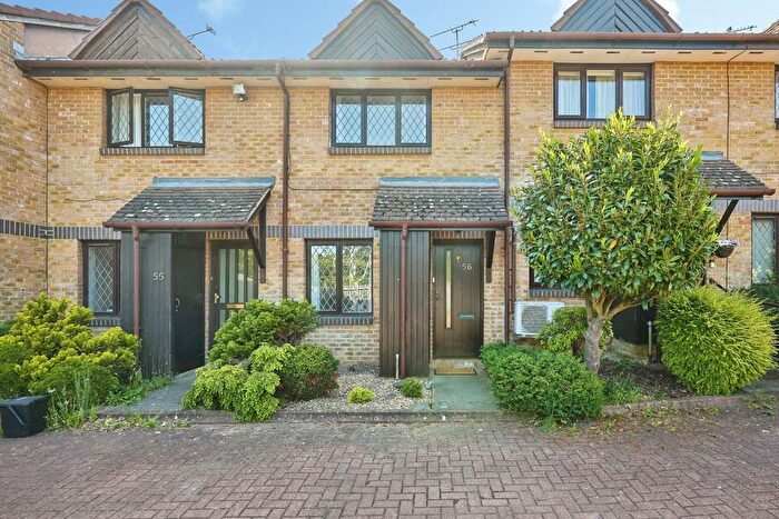 2 Bedroom Property To Rent In All Saints Close, Wokingham, RG40