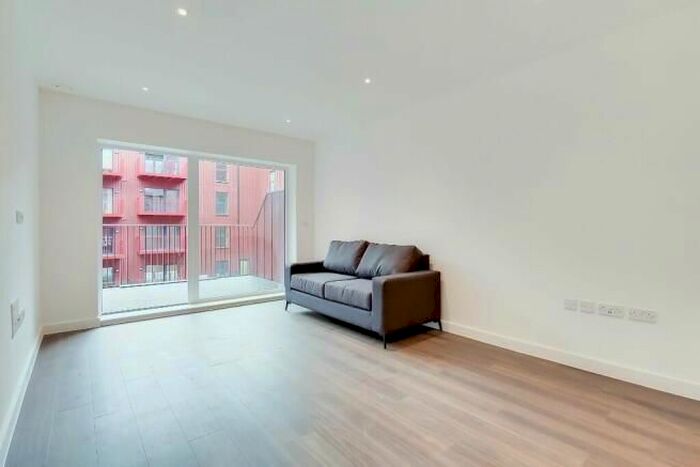 2 Bedroom Flat To Rent In Rolfe Terrace, London, SE18