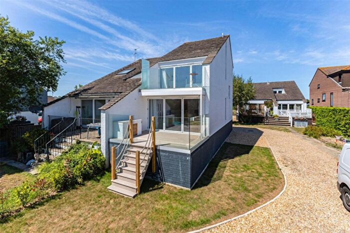 3 Bedroom End Of Terrace House For Sale In Willow Way, Christchurch, Dorset, BH23