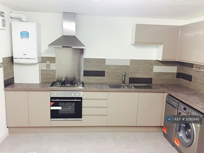 5 Bedroom Terraced House To Rent In Gadd Street, Nottingham, NG7