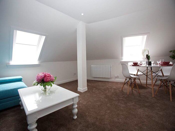 2 Bedroom Flat To Rent In Dudhope Street, Dundee, DD1