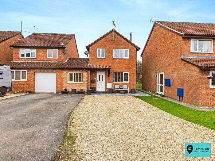 3 Bedroom Semi-Detached House For Sale In Vaisey Field, Whitminster, GL2