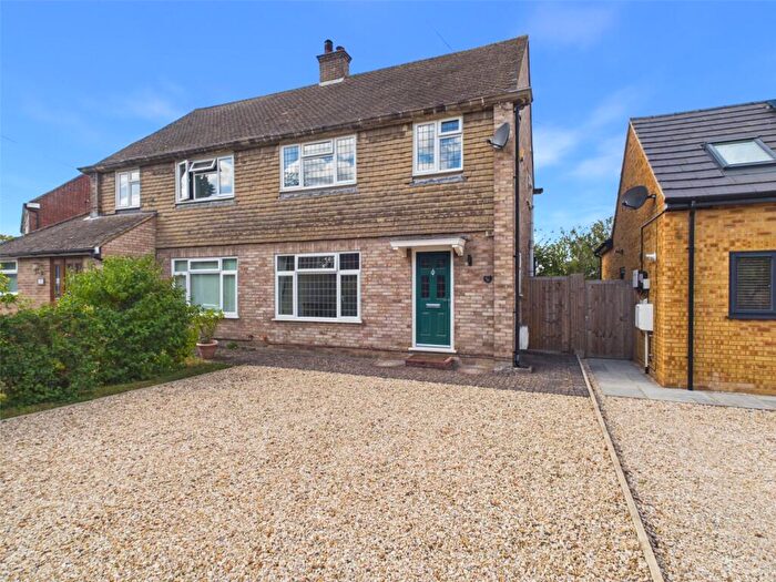 3 Bedroom Semi-Detached House To Rent In The Avenue, Chinnor, OX39