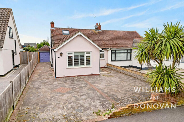 3 Bedroom Semi Detached House For Sale In Spencer Road, Benfleet, SS7