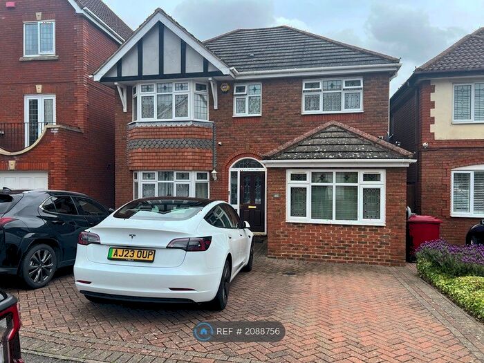 5 Bedroom Detached House To Rent In Grasholm Way, Langley, SL3