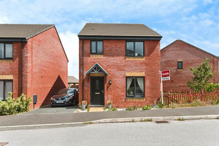 3 Bedroom Detached House For Sale In Roman Avenue, Exeter, EX1