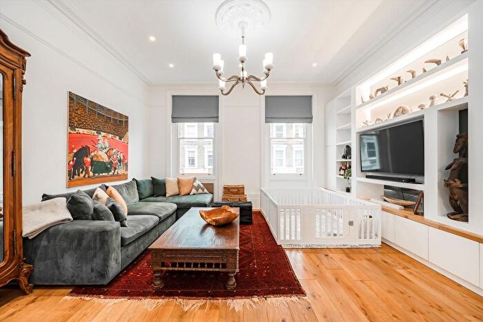 3 Bedroom Maisonette To Rent In Hildyard Road, Fulham, SW6