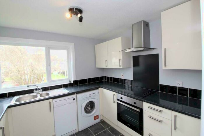 2 Bedroom Maisonette To Rent In Close To Town Centre, HP2