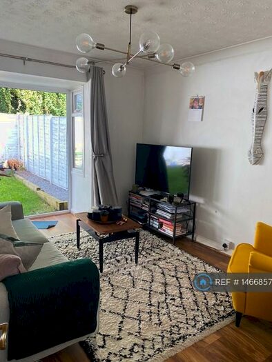 1 Bedroom Maisonette To Rent In Willow Tree Glade, Reading, RG31