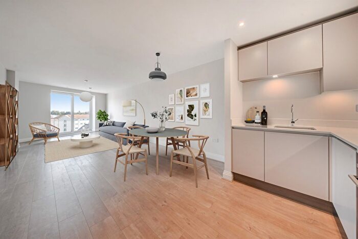 1 Bedroom Flat For Sale In Tre Archi, Waterside Quarter, Maidenhead, SL6