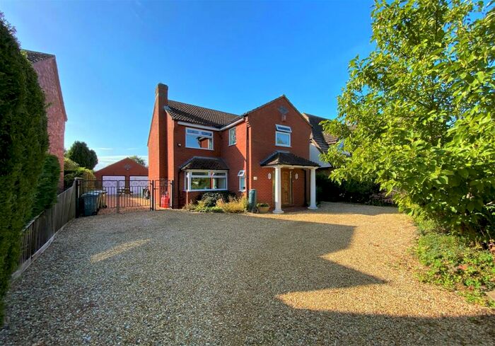 4 Bedroom Detached House For Sale In Chapel Street, Haconby, Bourne, PE10