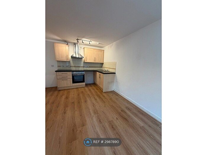 2 Bedroom Flat To Rent In Irwell Lane, Runcorn, WA7