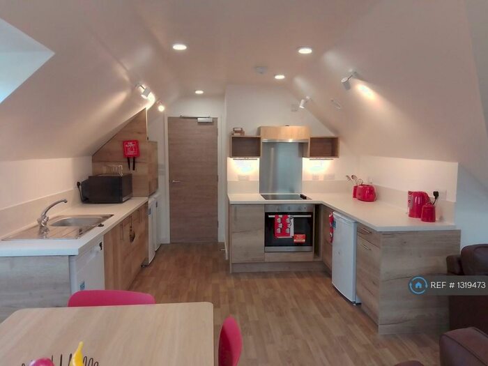 6 Bedroom Flat To Rent In Greenhill Road, Winchester, SO22