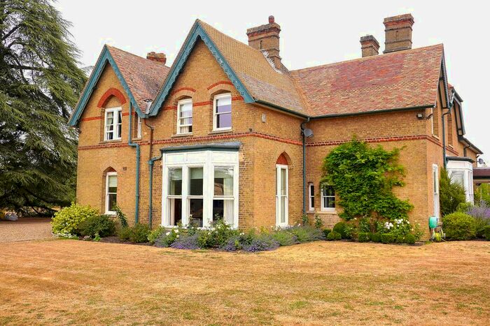 5 Bedroom Detached House For Sale In Little Barford, St. Neots, PE19