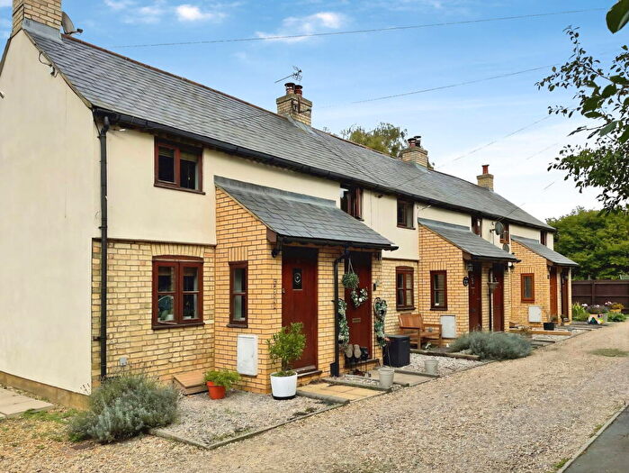 2 Bedroom Terraced House For Sale In The Fields, Langford, SG18