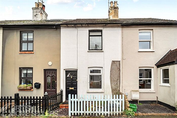 2 Bedroom Terraced House For Sale In Littlefield Road, Alton, Hampshire, GU34