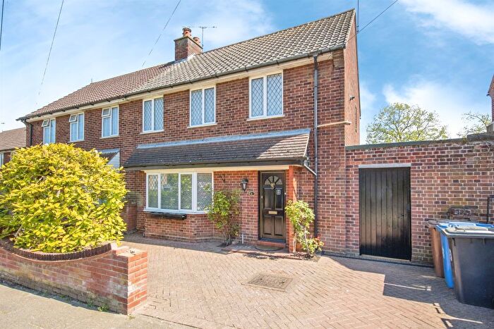 3 Bedroom Semi Detached House For Sale In Maidenhall Approach, Ipswich, IP2