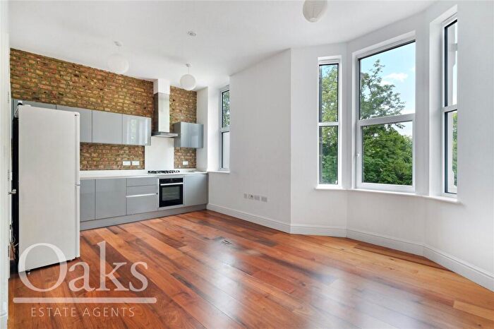 2 Bedroom Apartment To Rent In High Street, Penge, SE20