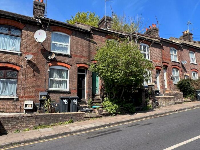 2 Bedroom Detached House To Rent In Winsdon Road, Luton, LU1